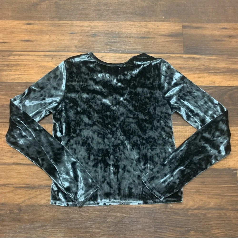 Hollister Women’s Sz M Gray Velvet-Feel Polyester Elastane Long Sleeve Crop Top - Picture 8 of 9